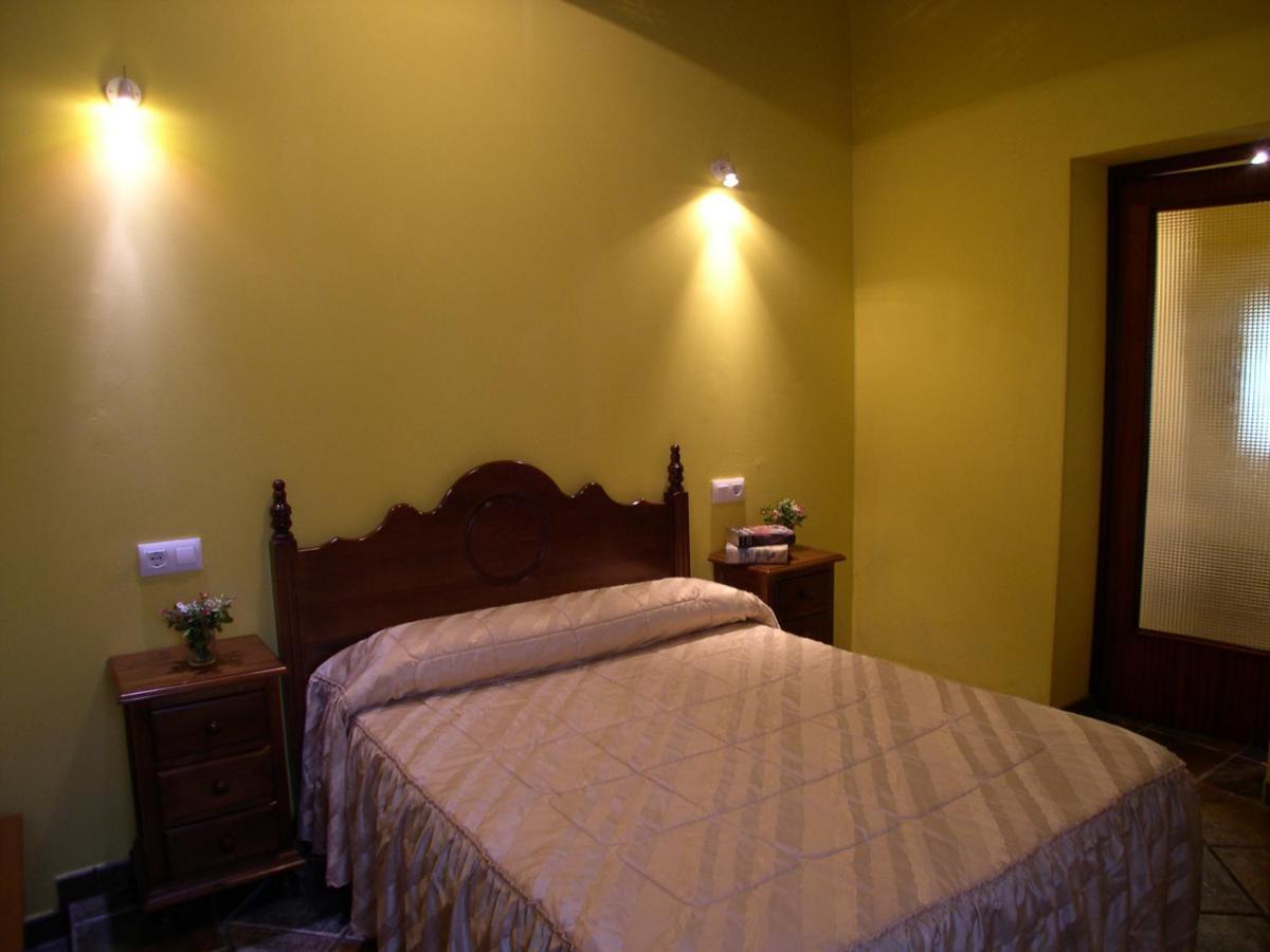 Turismo Rural El Sidron Guest House Pilona ภายนอก รูปภาพ