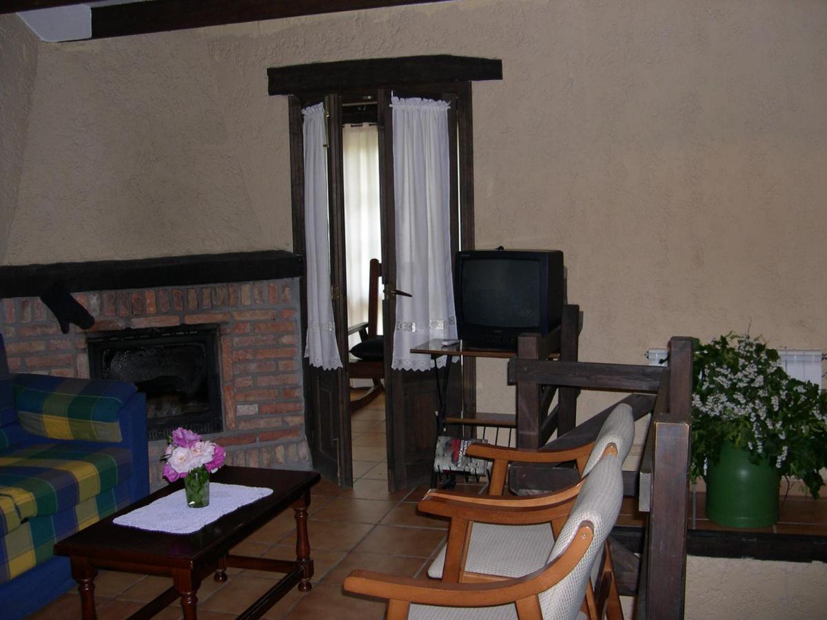 Turismo Rural El Sidron Guest House Pilona ภายนอก รูปภาพ
