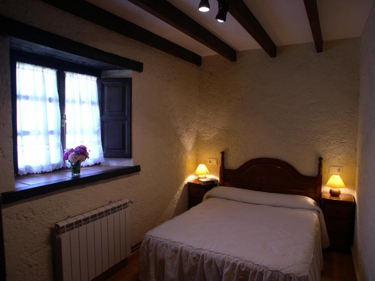 Turismo Rural El Sidron Guest House Pilona ภายนอก รูปภาพ