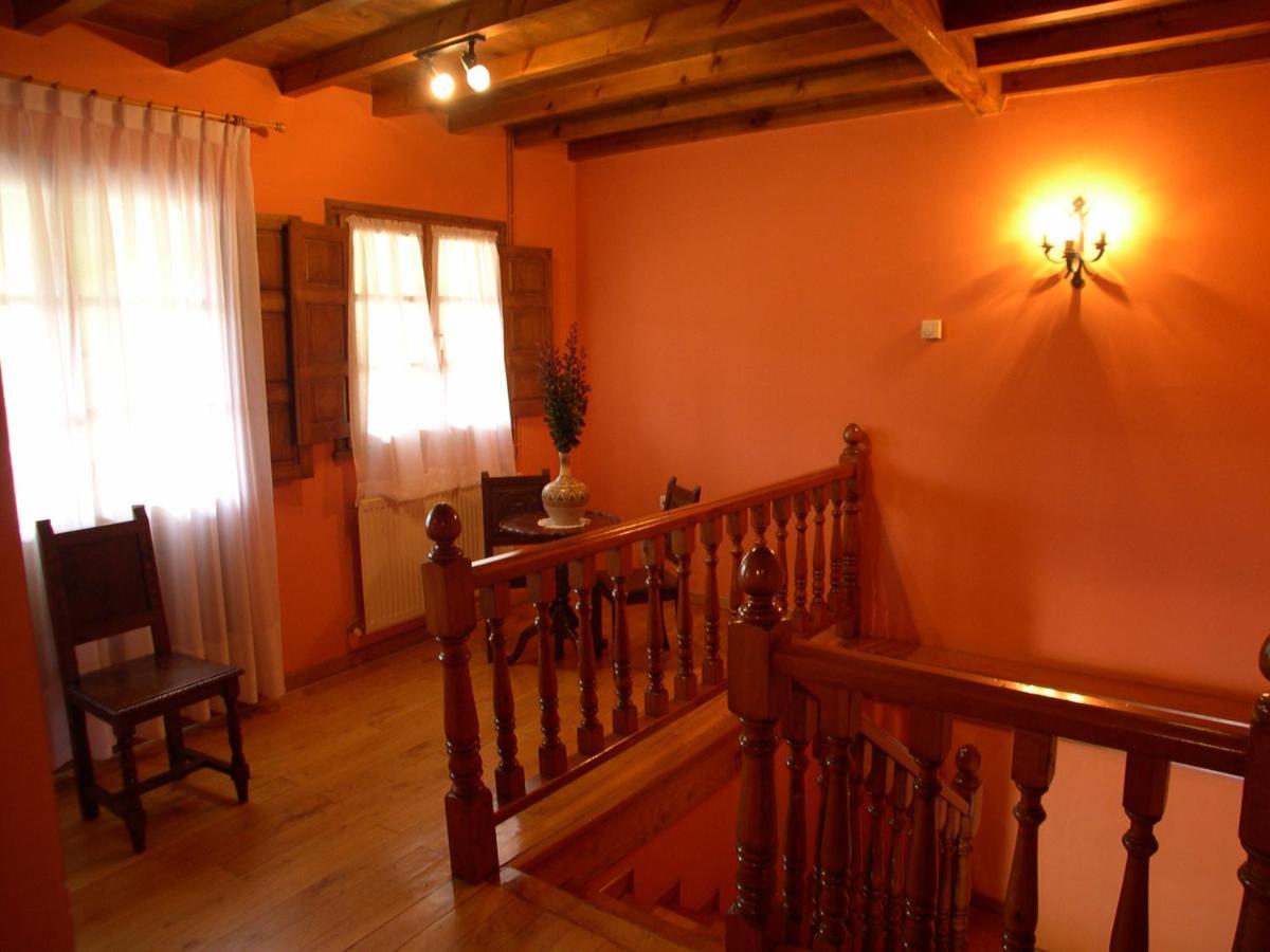 Turismo Rural El Sidron Guest House Pilona ภายนอก รูปภาพ