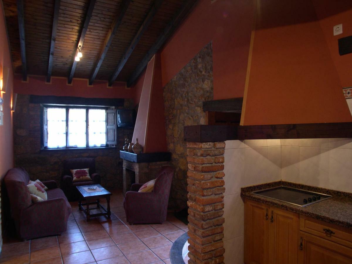 Turismo Rural El Sidron Guest House Pilona ภายนอก รูปภาพ
